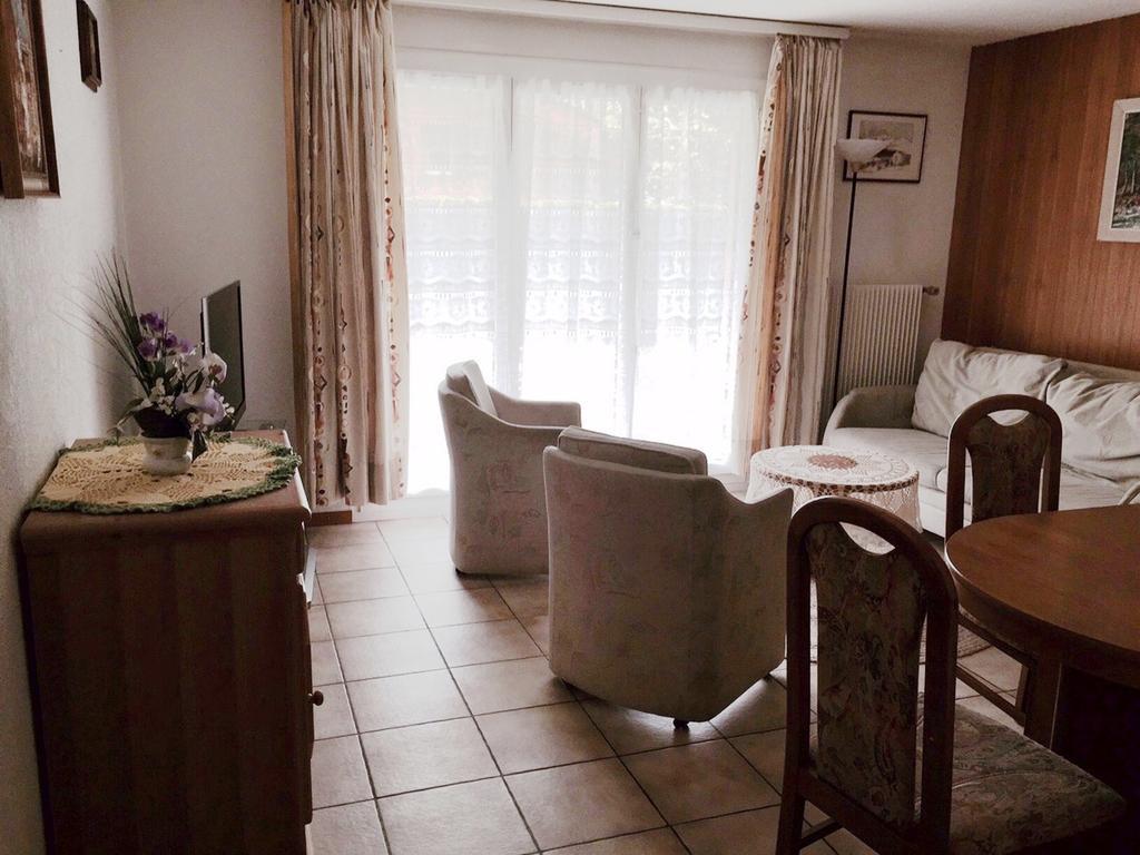 Haus Valesia Appartement Leukerbad Kamer foto